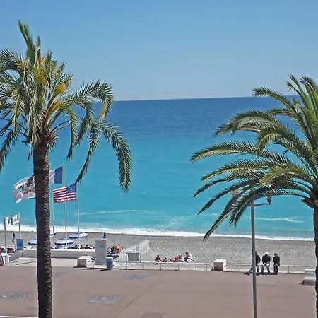 Le Savoy 2* Nice